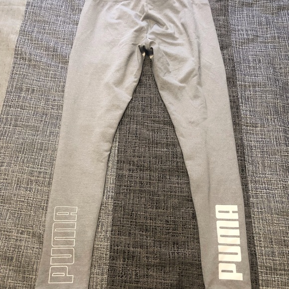 PUMA camouflage leggings in size medium - Picture 2 of 3
